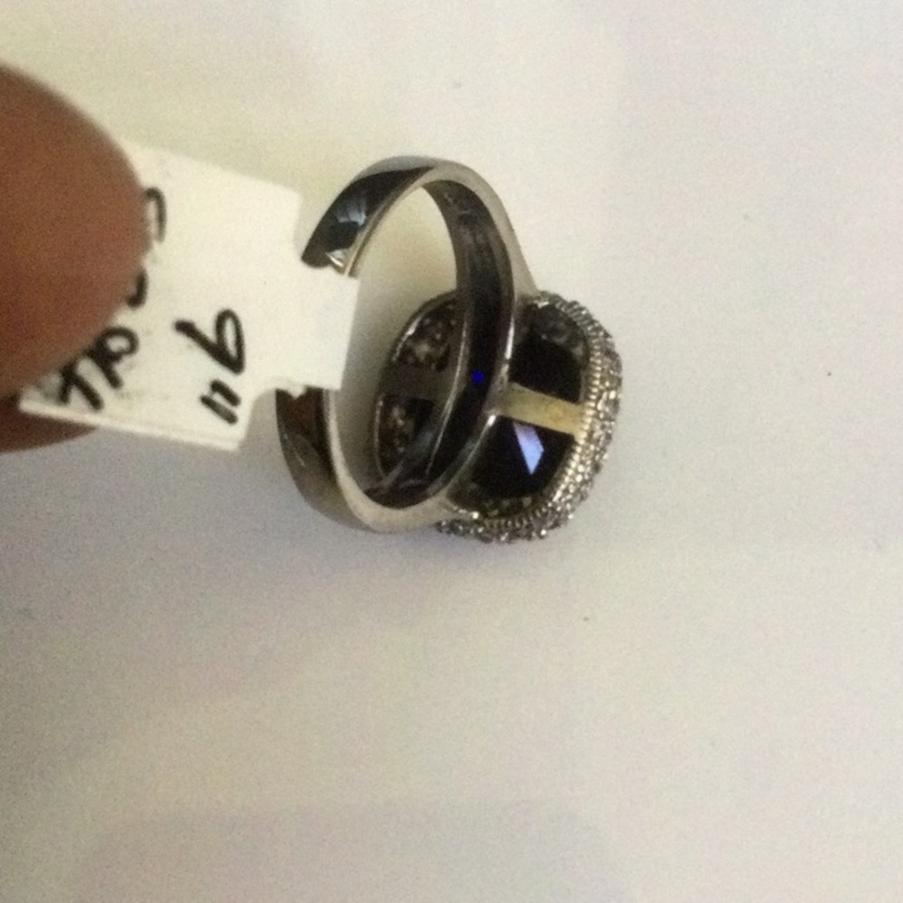 , 925 Sterling silvers Amethysts with CZ pavé setting ring.Rhodium plated 14kt - Picture 3 of 6